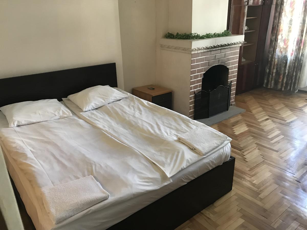 My Warm Guest House Batumi Eksteriør billede