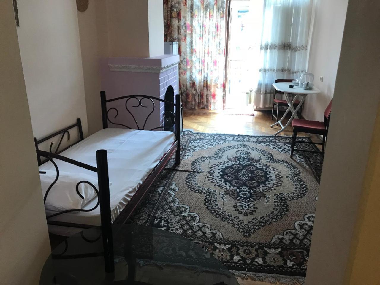 My Warm Guest House Batumi Eksteriør billede
